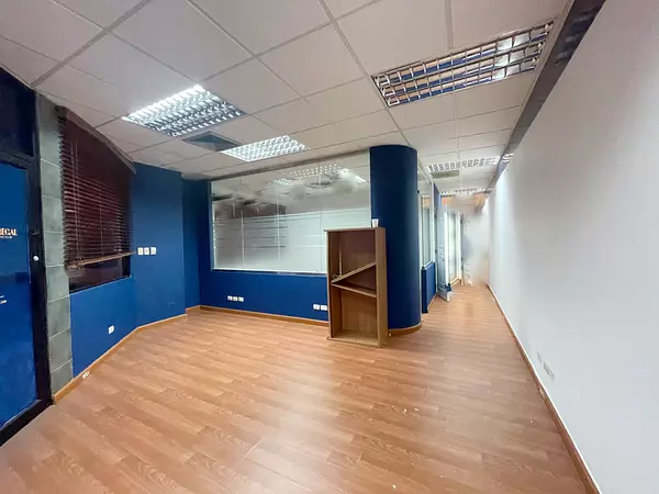 oficinas y locales comerciales - Alquiler local comercial en Piantini 5