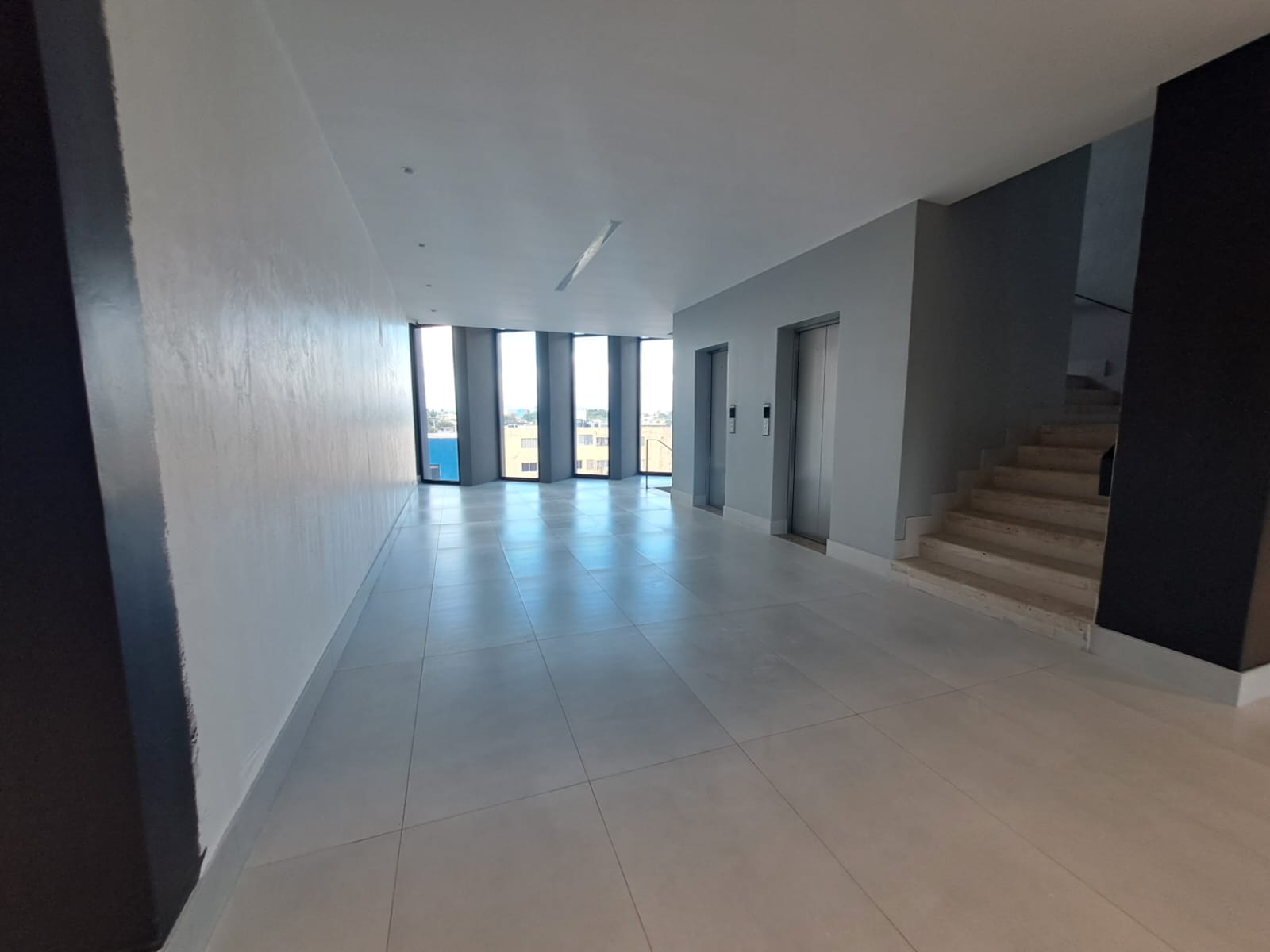 oficinas y locales comerciales - Alquilo Local  4to piso 50 mts en los prados  4