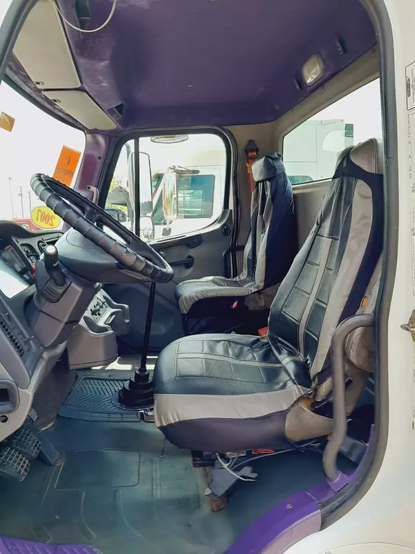 camiones y vehiculos pesados - FREIGHTLINER M2 año 2007 7