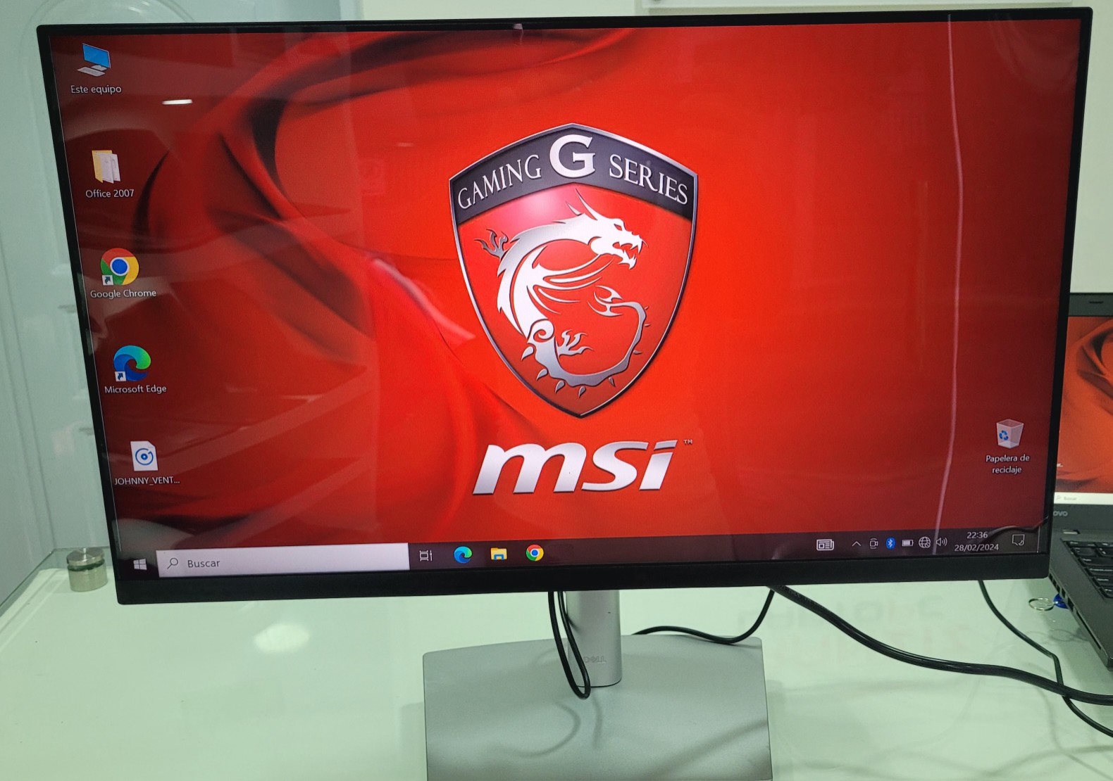 computadoras y laptops - Monitor Dell 24 Pulg IPS Sin Bordes 1080p hdmi 1
