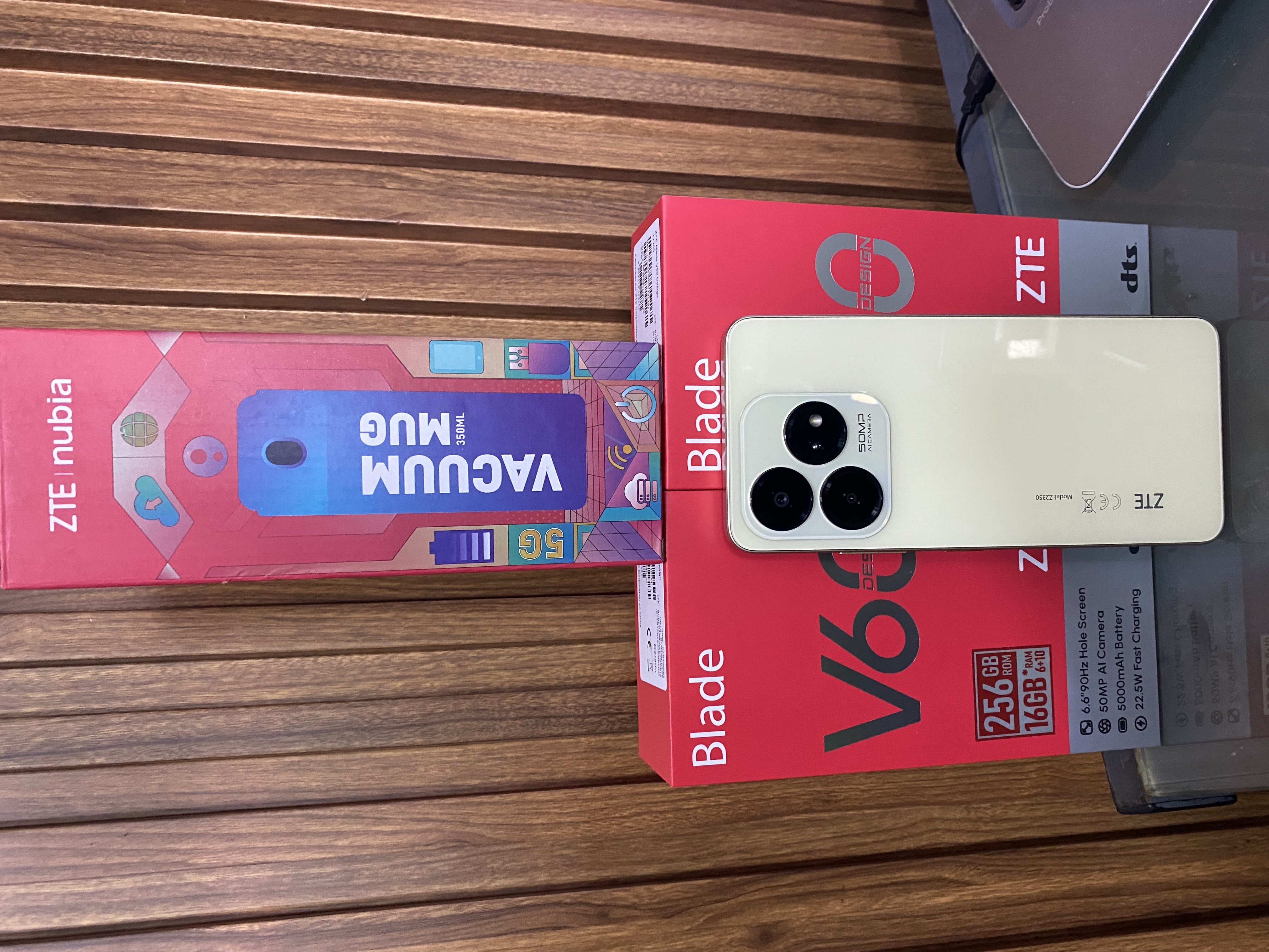 celulares y tabletas - Zte v60 256GB+16  0