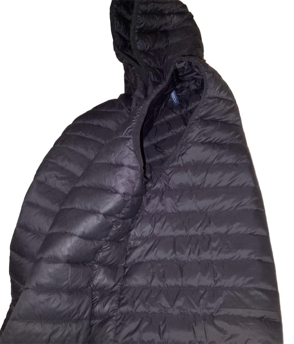 ropa para hombre - Vendo chaleco negro impermeable para hombre. Size XL. $1,500 pesos 3