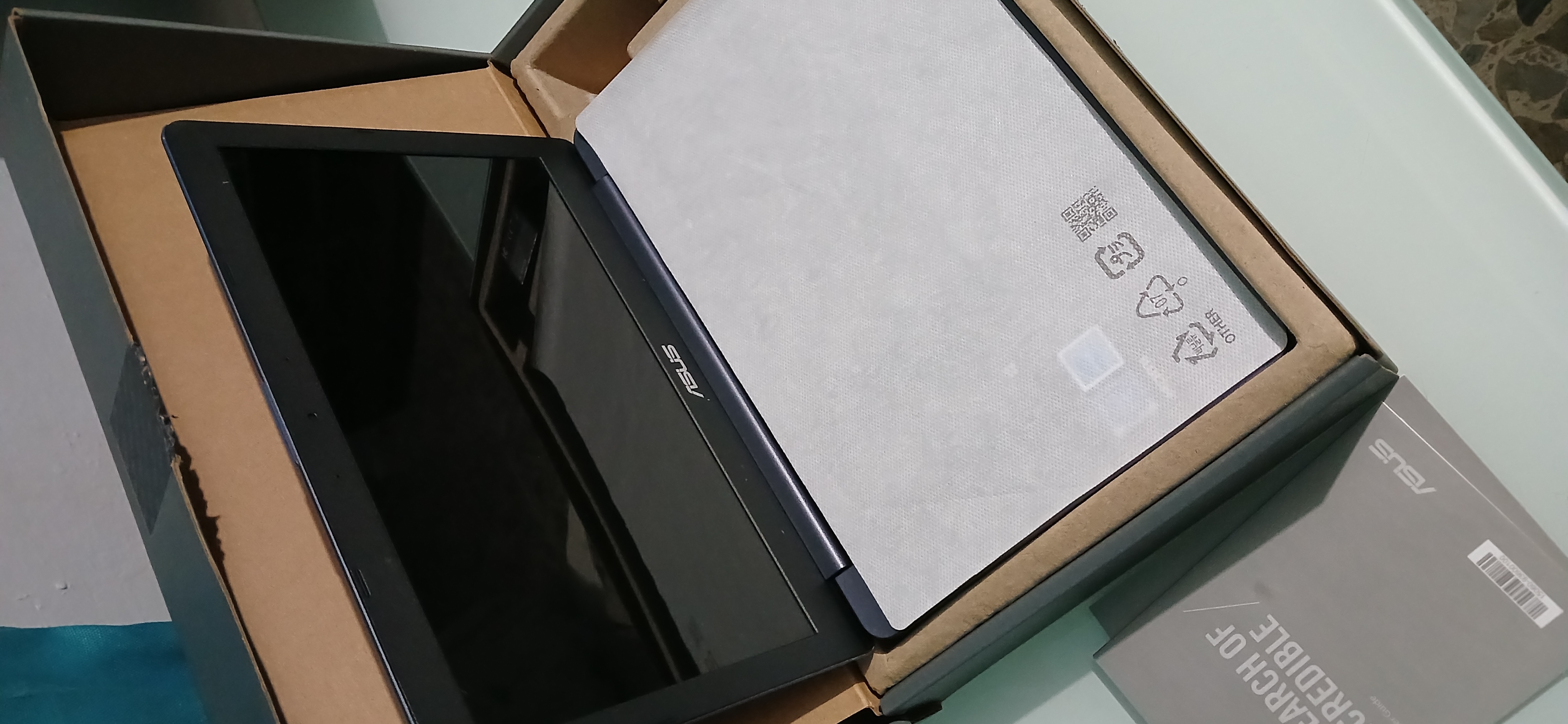 computadoras y laptops - Computadora Laptop Asus Vivobook l203NA - Intel Celeron N3350, 4GB DDR4 RAM, 64G 2
