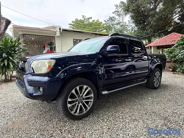 jeepetas y camionetas - se vende Tacoma 2013 11
