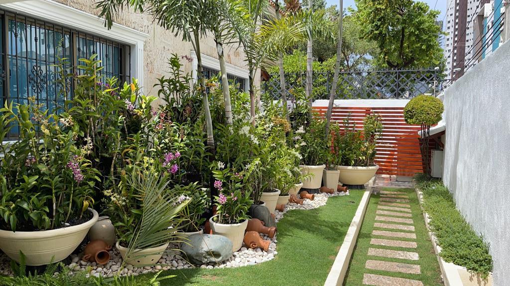 casas - Casa en venta de 6 habitaciones en Los Cacicazgos