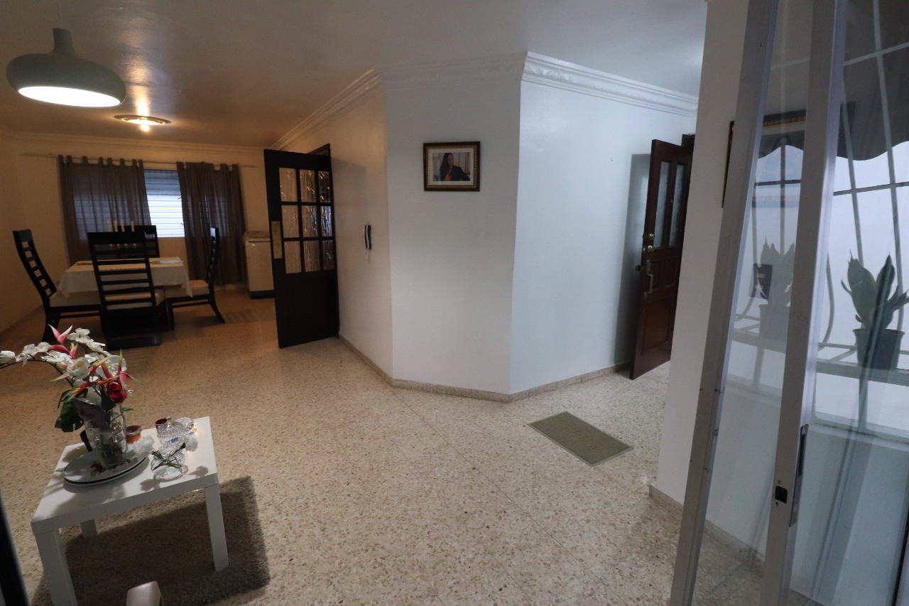 apartamentos - Vendo Apartamento Amplio con excelente ubicación RD$7,500.00
 2