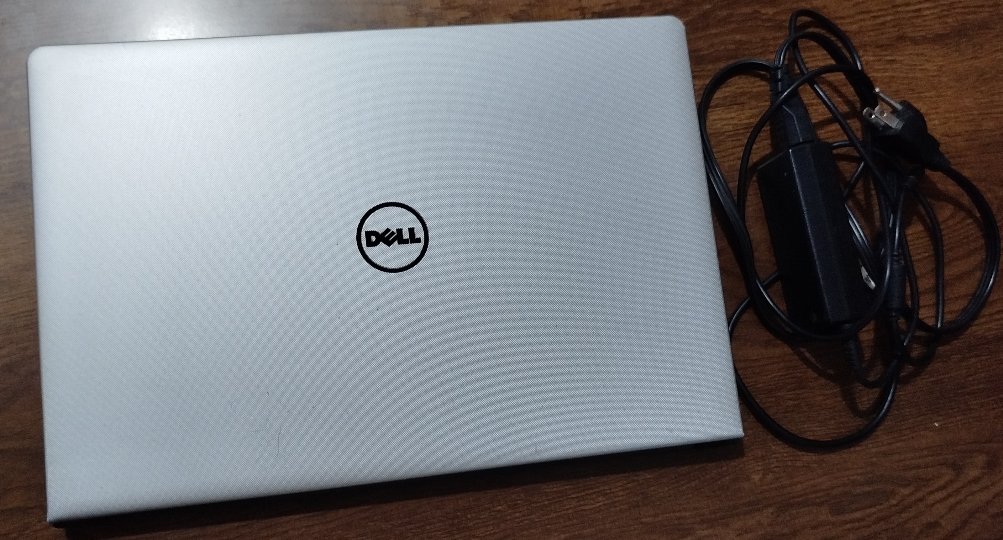 computadoras y laptops - Laptop Dell Inspiron  2