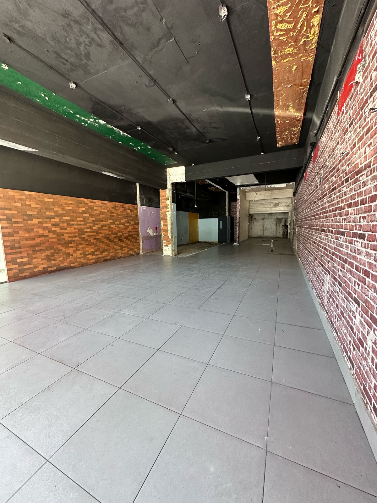 oficinas y locales comerciales - Local comercial en alquiler 1er nive Av Churchill 