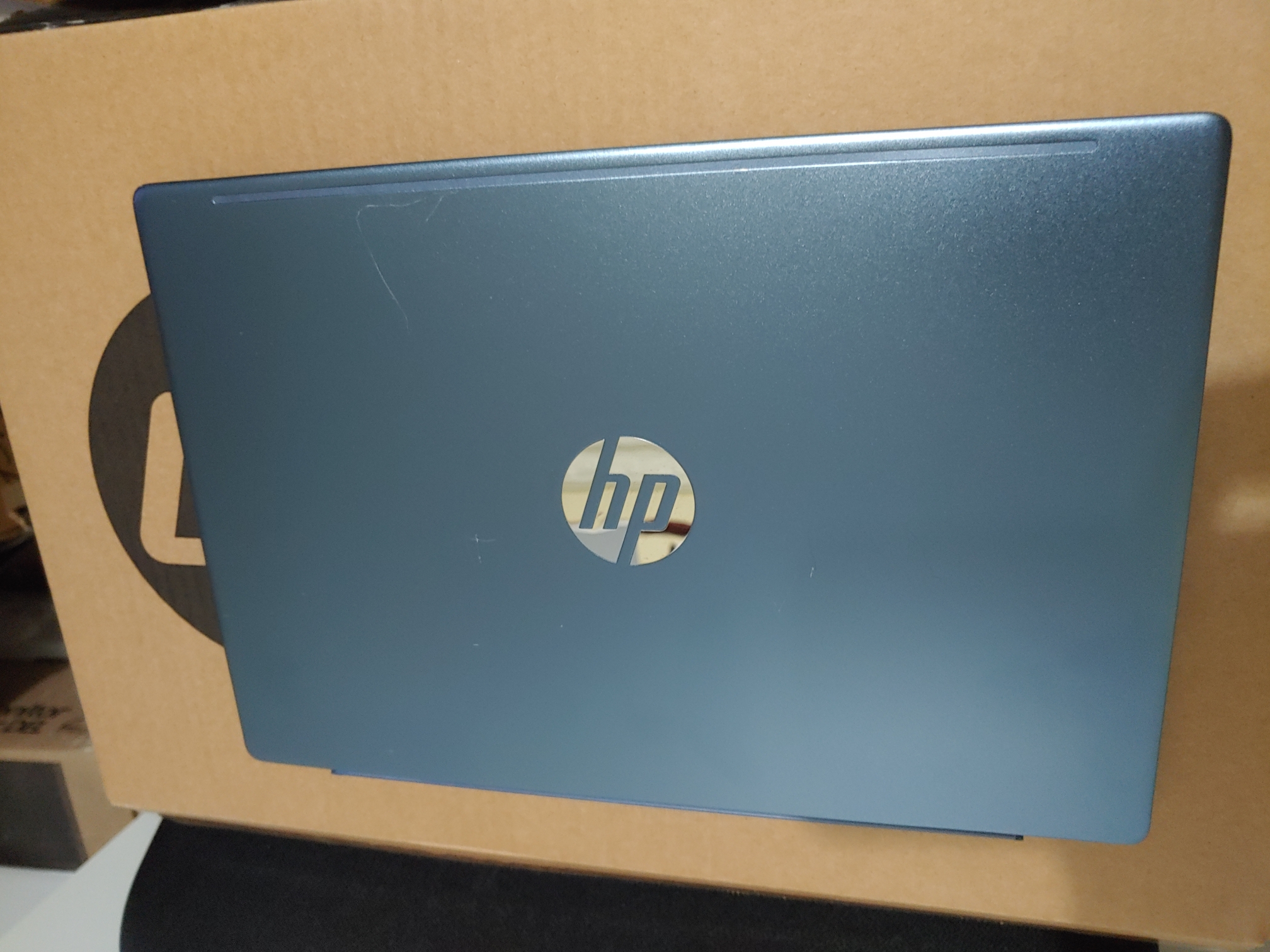 Laptop HP 13.3 HD i3-8145U 4GB Ram 128GB M2 Lector Huellas