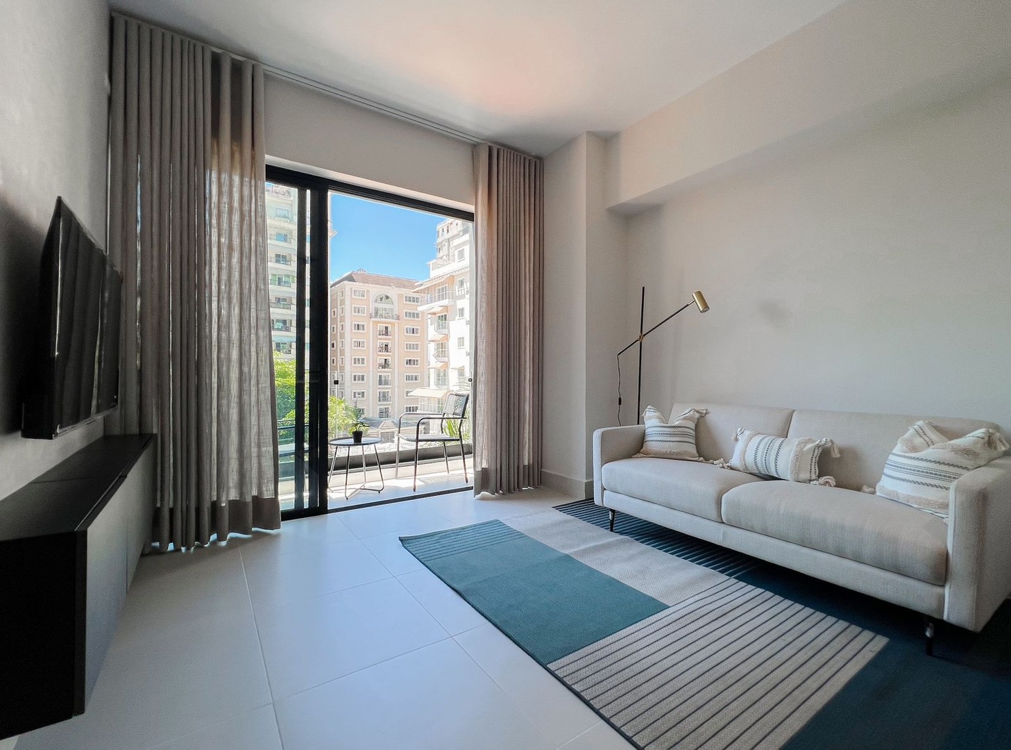 apartamentos - Serralles, Apartamento Amueblado Y Atractivo A Estrenar. 0