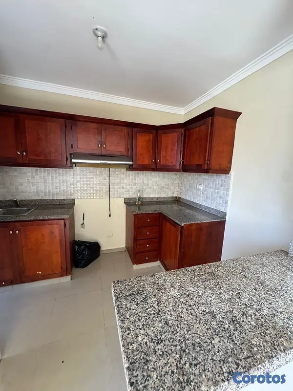 apartamentos - venta de apartamento 2do nivel con 2 parqueos en vista hermosa Santo Domingo  9