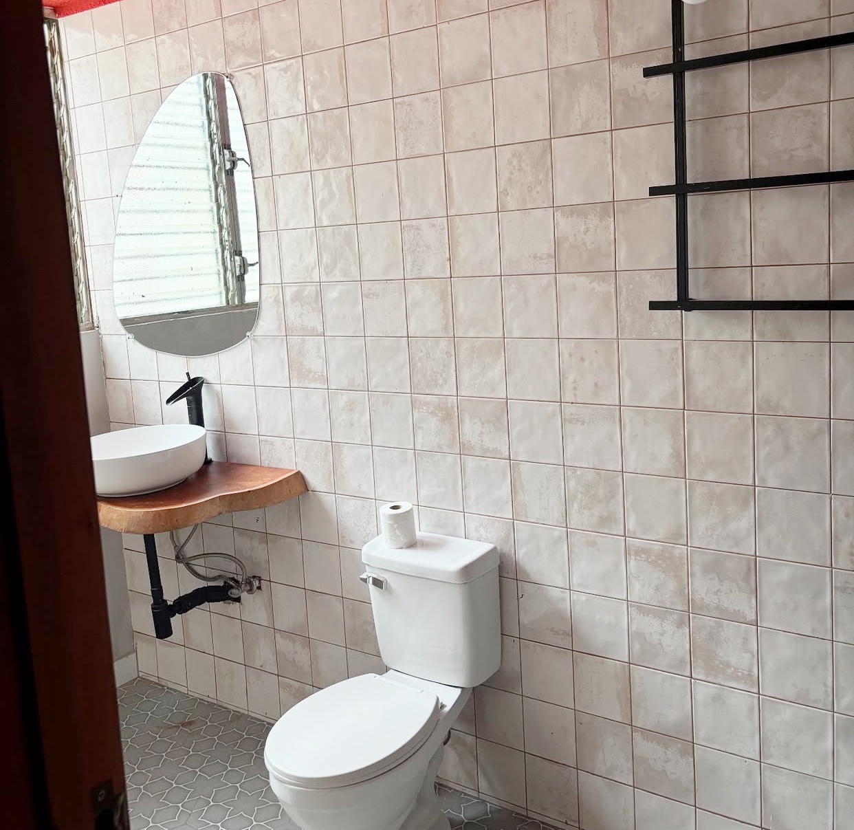 oficinas y locales comerciales - Local céntrico en Piantini  2