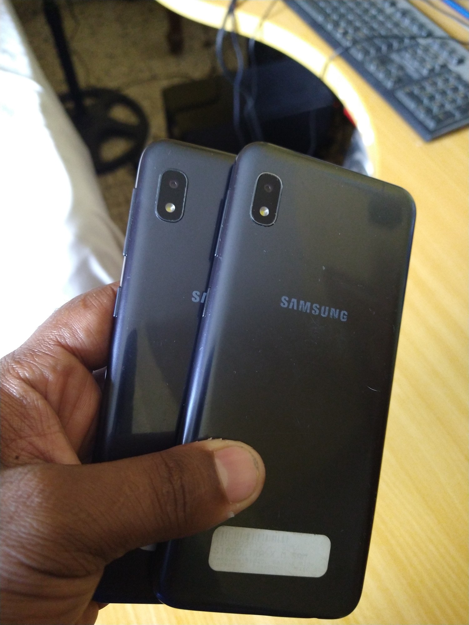 celulares y tabletas - Samsung Galaxy A10e 32gb negro ( bloqueado)