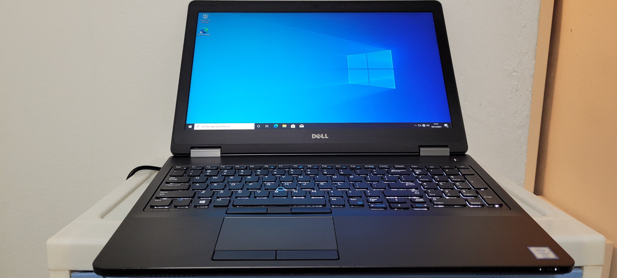 computadoras y laptops - Dell 5570 17 Pulg Core i7 6ta Ram 16gb Disco SSD 512GB Doble Video Grafico