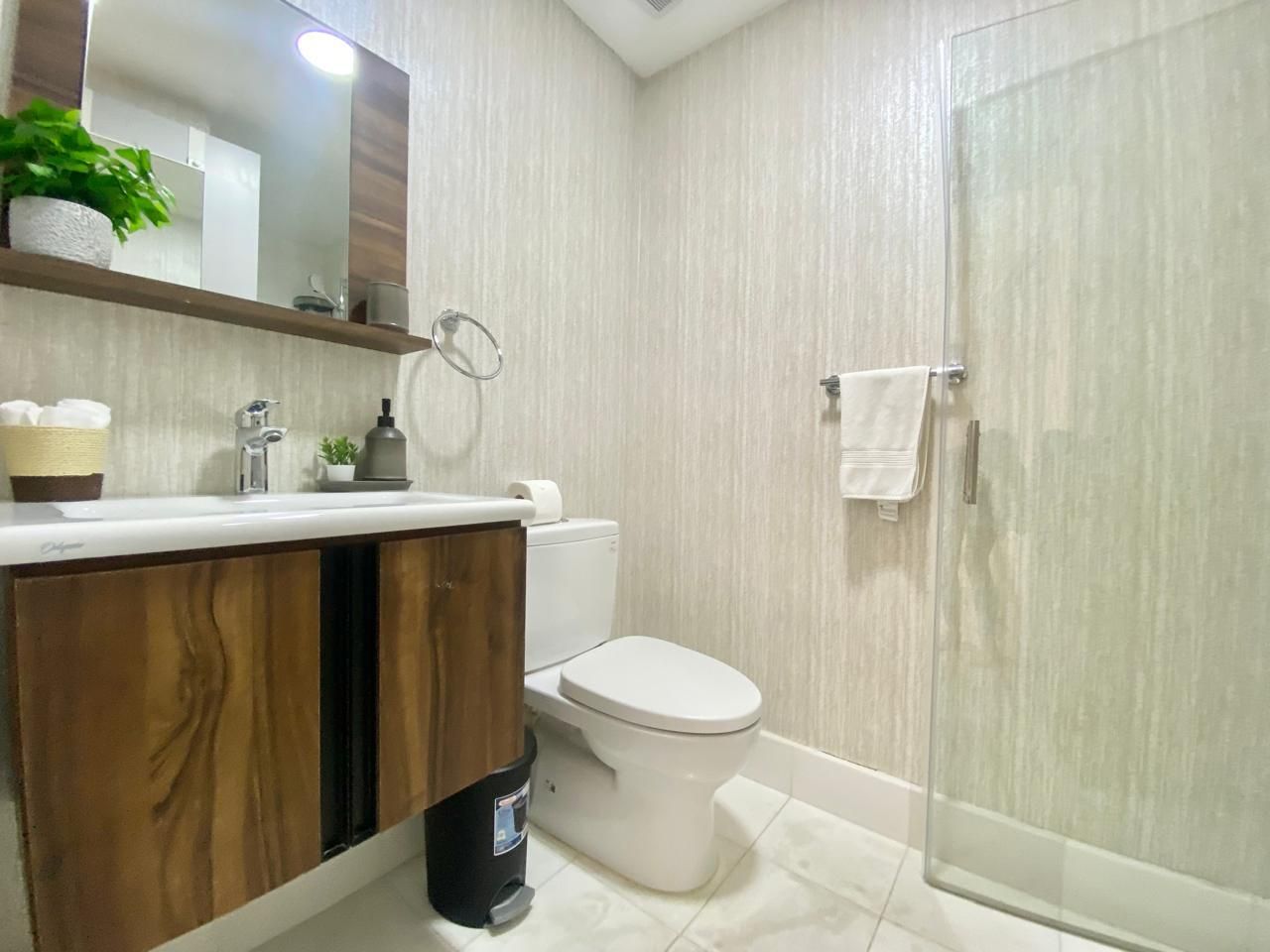 apartamentos - Alquiler Amueblado en Piantini, moderno y céntrico 1
