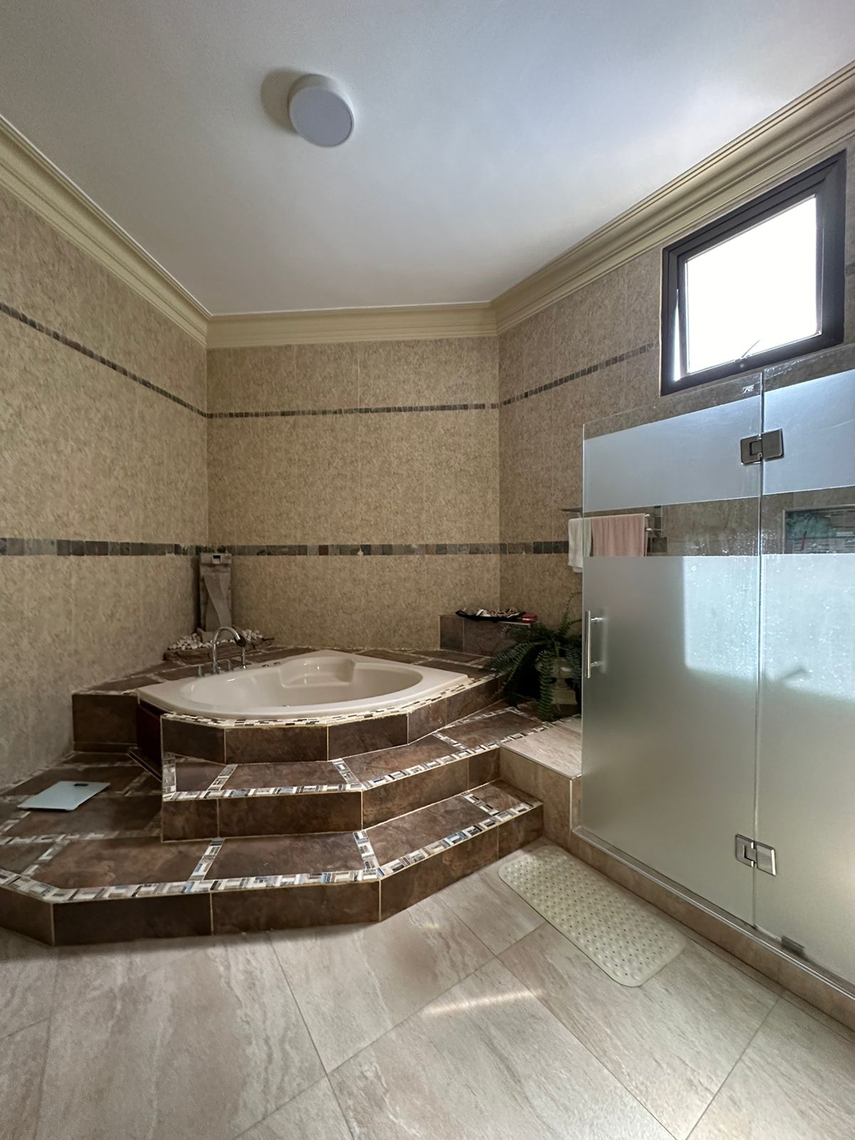 casas - Preciosa Casa Diseñada como un Castillo, Las Carme 7
