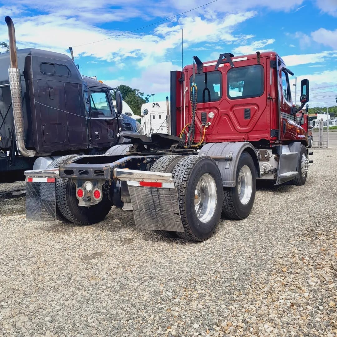 camiones y vehiculos pesados - Freightliner Cascadia 125 año 2016 2