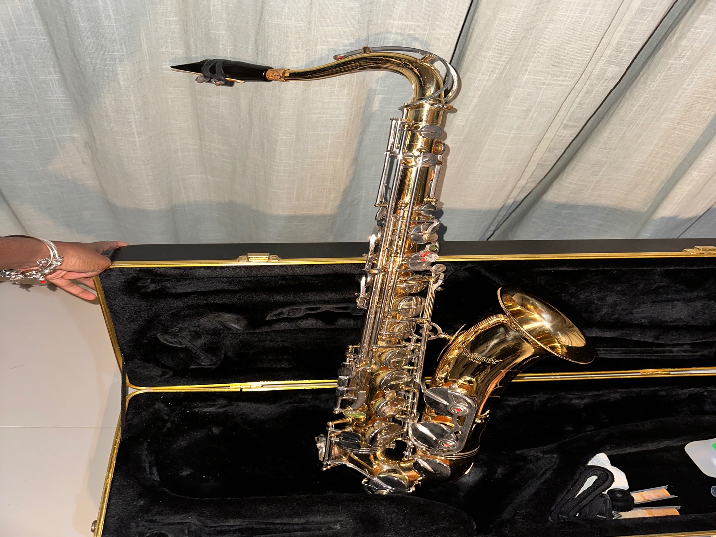 instrumentos musicales - Saxofón tenor Selmer. Poco uso, bien conservado, incluye accesorios y libros. 8