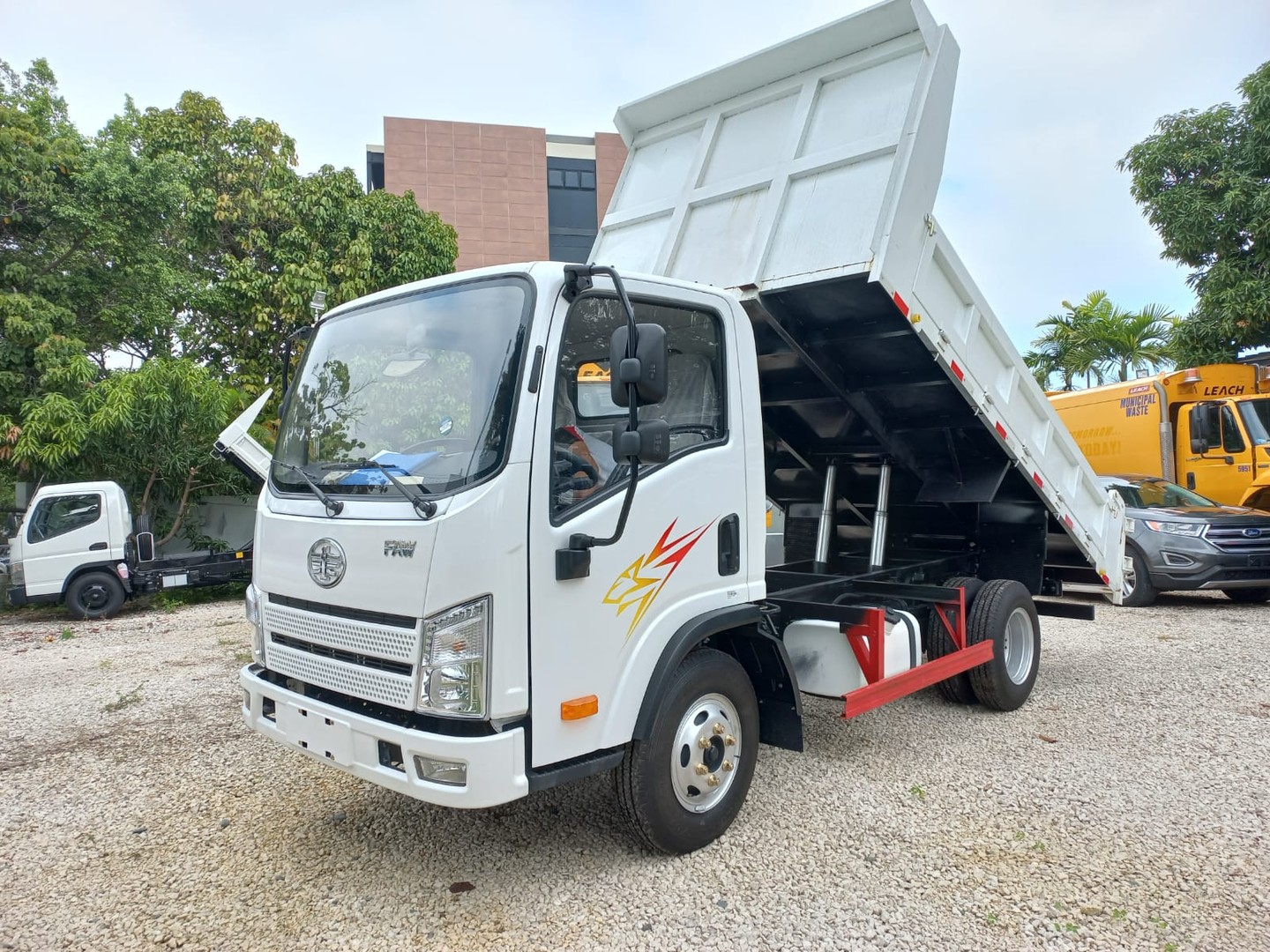 camiones y vehiculos pesados - Faw Camion VOLTEO 2023