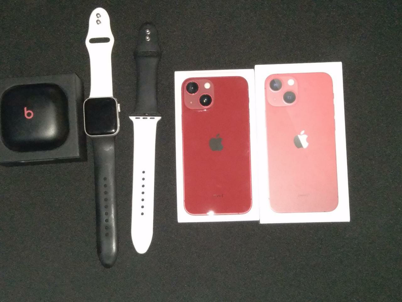 celulares y tabletas - iPhone 13 Mini, Apple Watch Series 5 y Apple Beats Fit Pro
