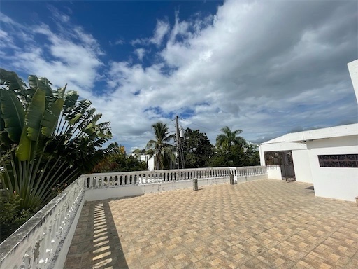 casas - Venta de casa en el millón de 2 niveles Distrito nacional con 600mts