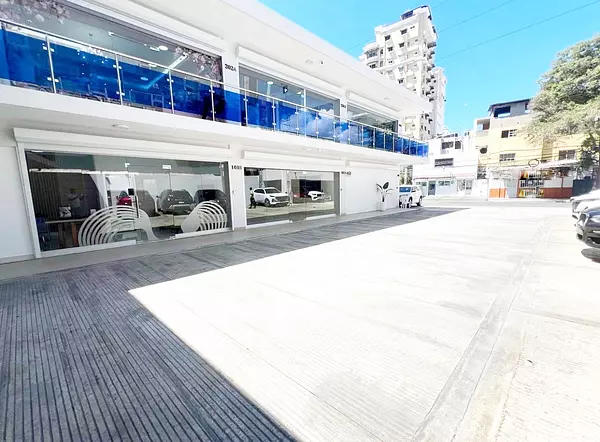 oficinas y locales comerciales - Local céntrico en Bella vista  4