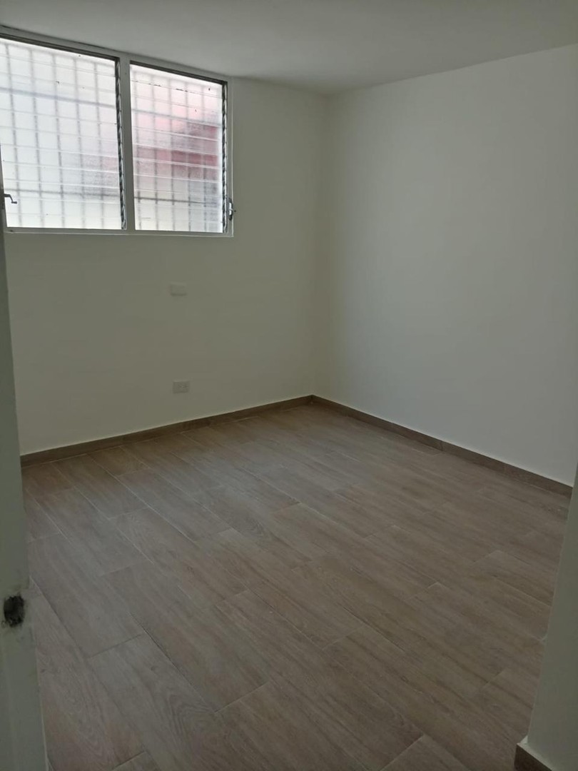 apartamentos - Vendo Apto. 
Bella Vista Sur
Tradicional remodelado
Piso 2 
120mts2. 3 Hab 7