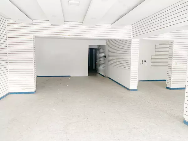 oficinas y locales comerciales - Local céntrico primer nivel 6