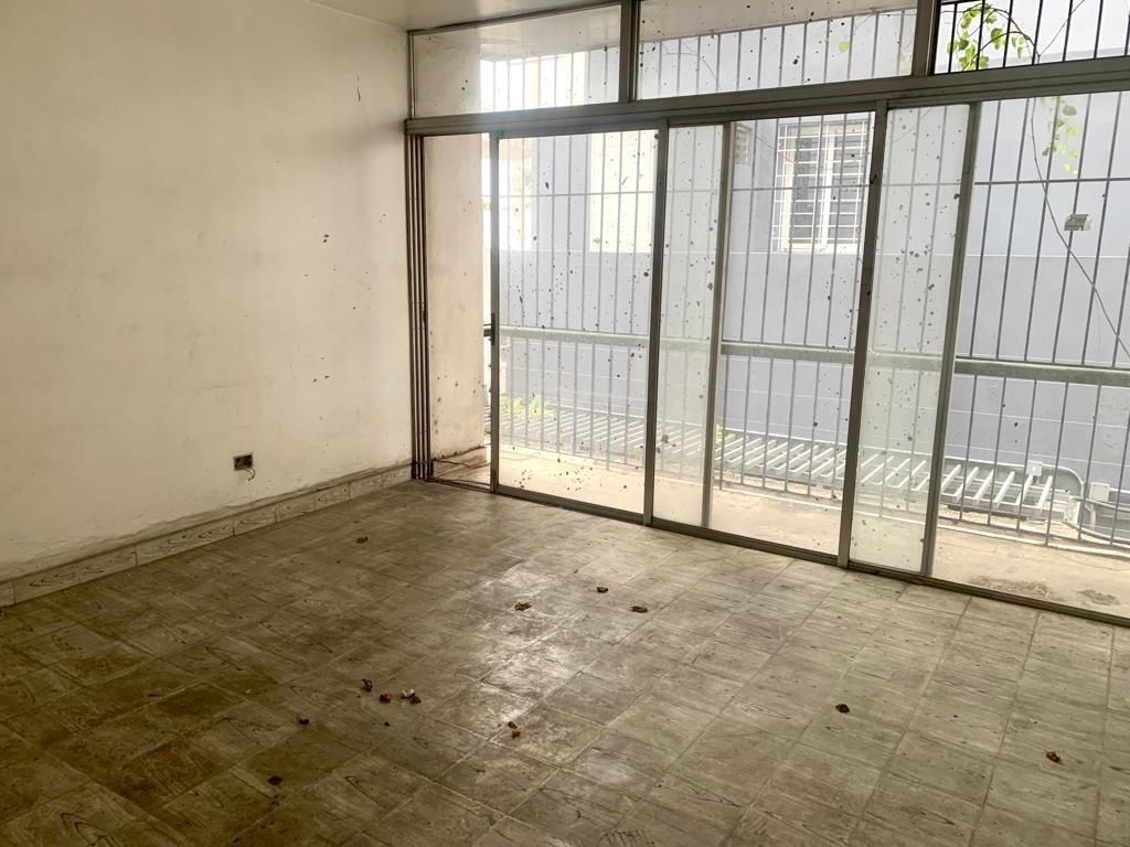 oficinas y locales comerciales - Edificio en alquiler, con espacio de almacenamiento, 6 baños y 10 parqueos 1