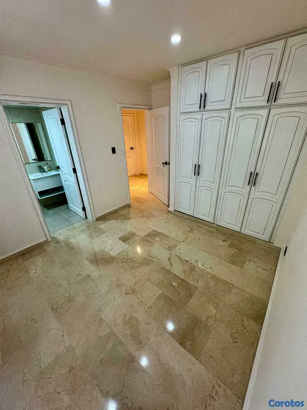 apartamentos - Vendo Apartamento con 210 Metros de 3 Habitaciones en Serralles  CODIGO: PD501 3
