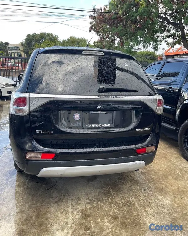jeepetas y camionetas - MITSUBISHI OUTLANDER 2015 6