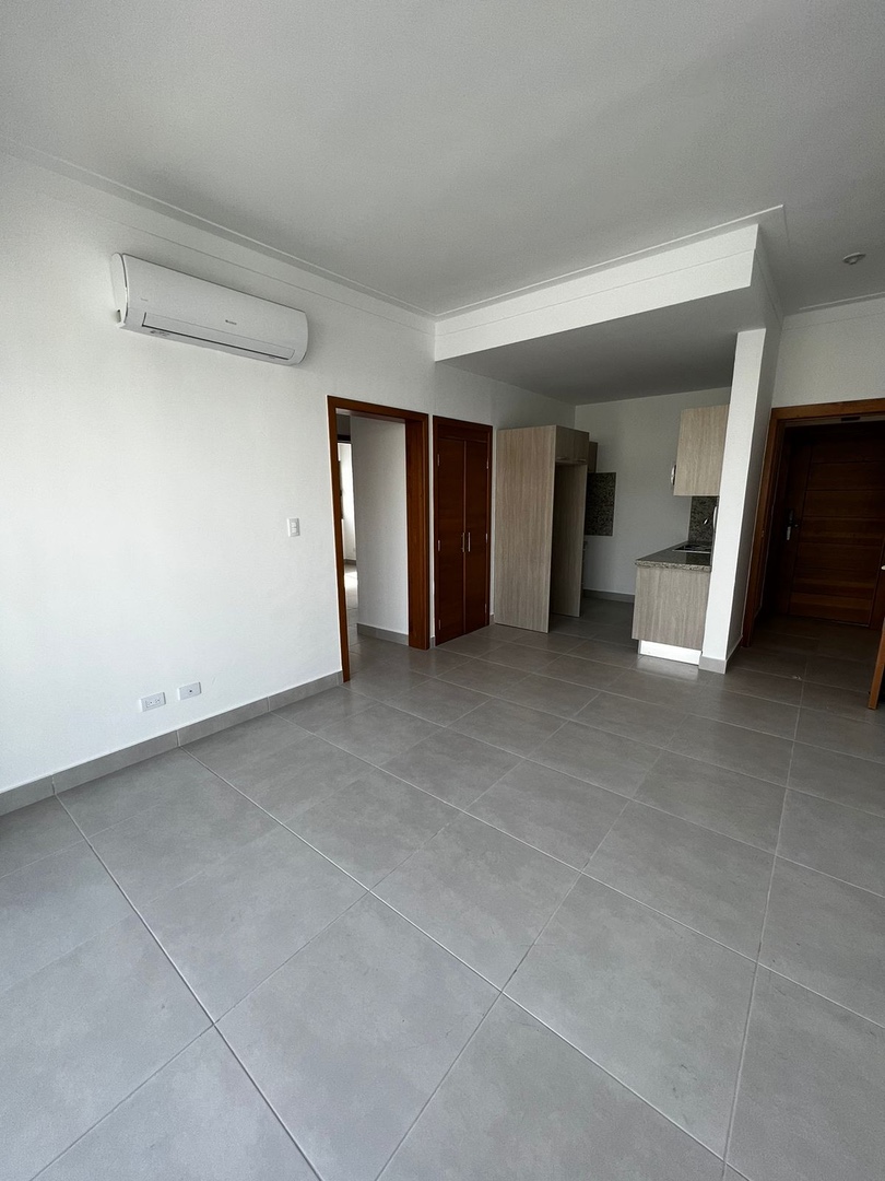 apartamentos - Naco, Jacuzzi, Gym, Piso Alto, 2 habitaciones, 2 parqueos incluye Aire