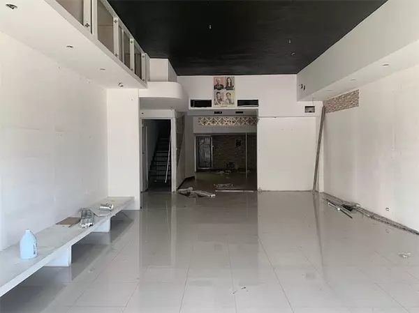 oficinas y locales comerciales - Local en el mirador norte 4