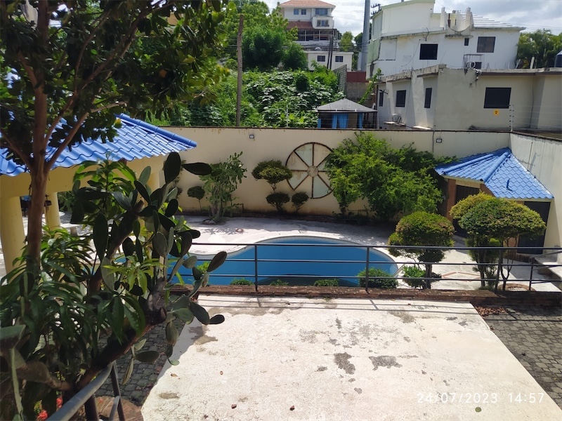 casas - Venta de casa en arroyo hondo 2 con piscina Distrito Nacional 7