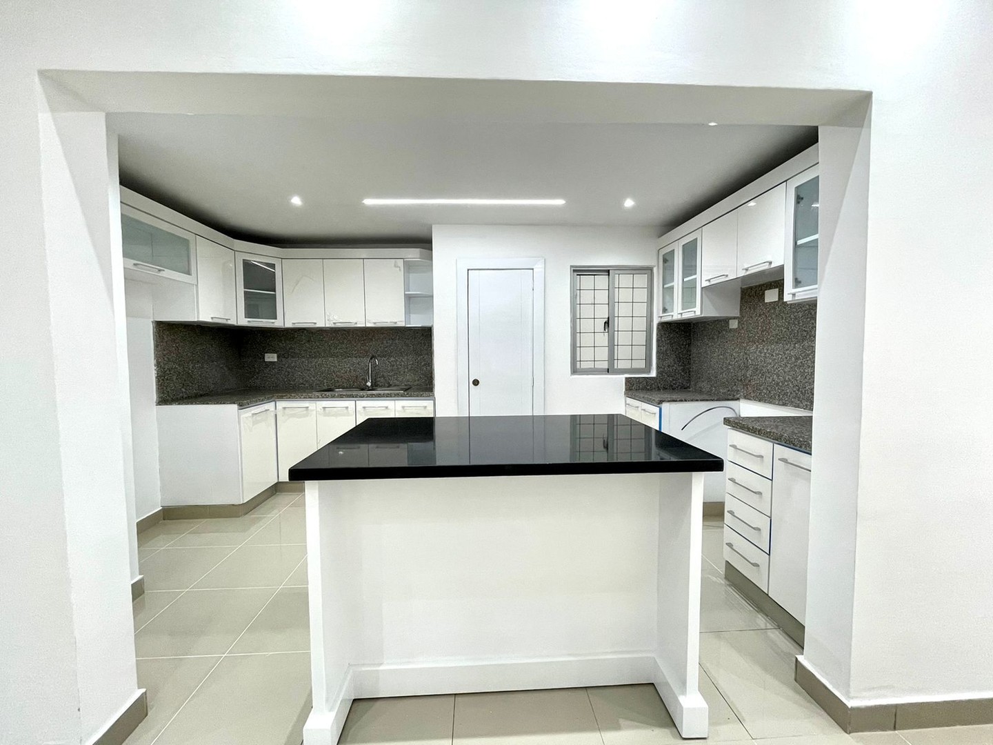 apartamentos - 📍Renacimiento Amplio apartamento en una zona muy tranquila y segura.


 7