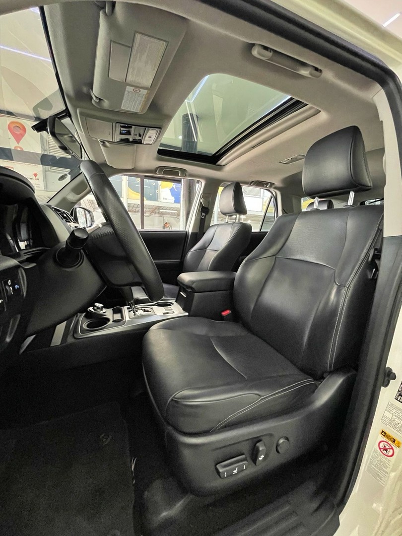 jeepetas y camionetas - Toyota 4Runner Límite 2018 impecable  6