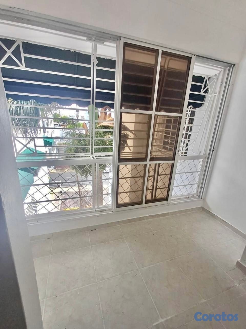 apartamentos - vendo KLM 9 indepdencia apartamento con derecho a techo dos hab más un estudio  1