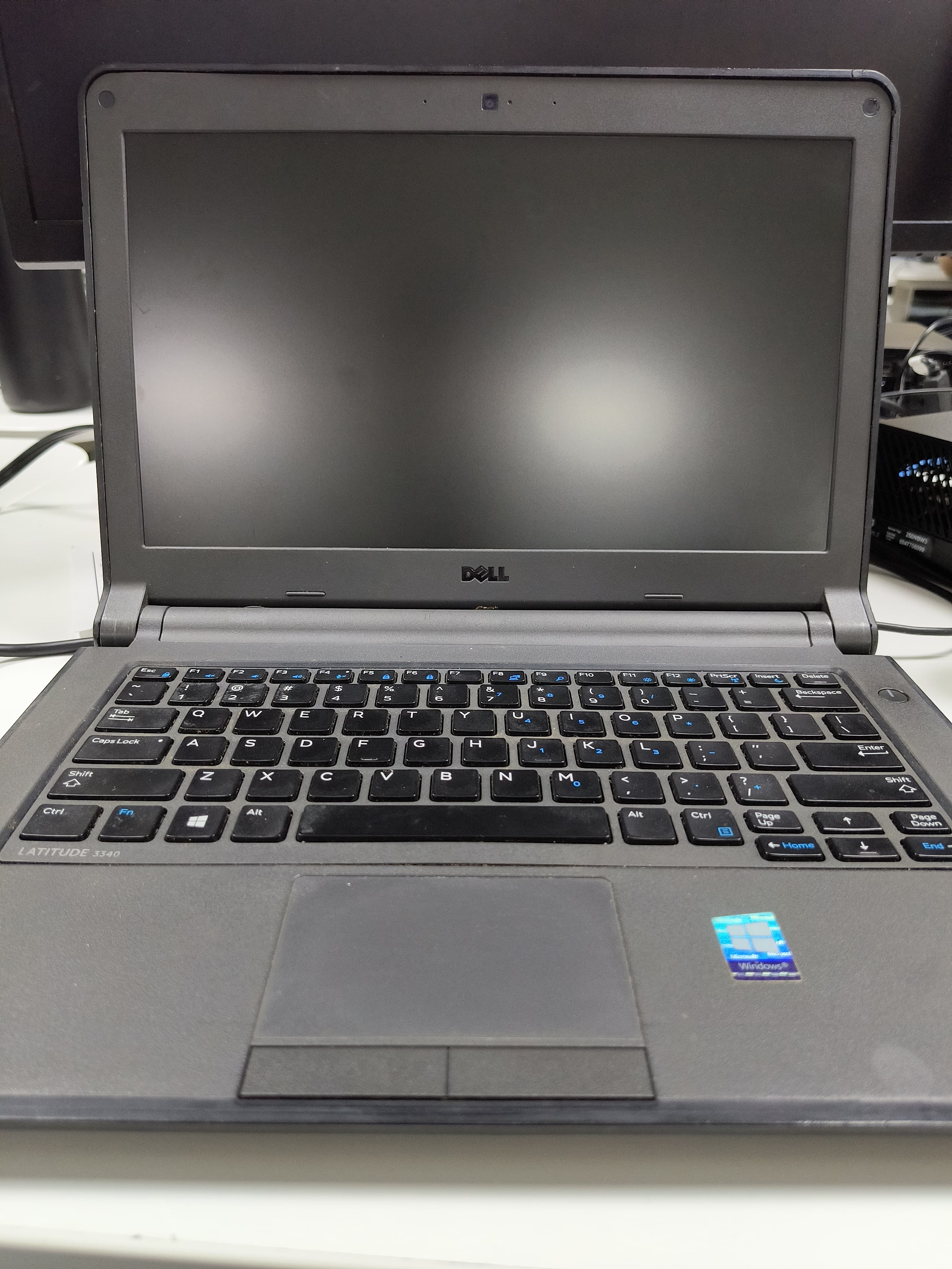 computadoras y laptops - Laptop Dell Latitude 3340 1