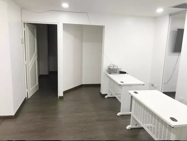 oficinas y locales comerciales - Local céntrico en Naco  5