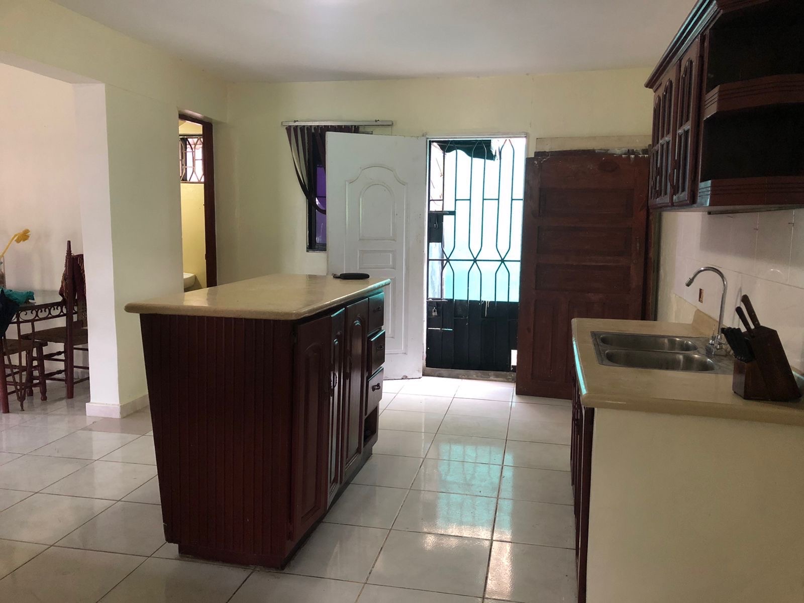 casas - venta de casa de 6 habitaciones en urbanización lucerna Santo Domingo este  3