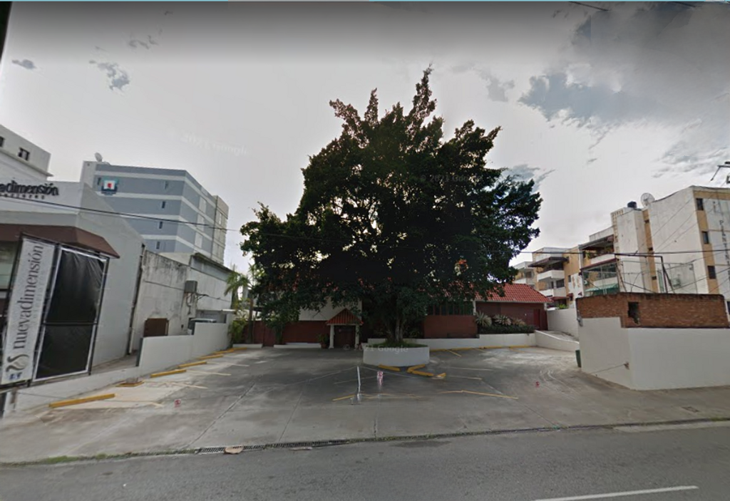solares y terrenos - Solar en venta en Piantini: oportunidad Única 0