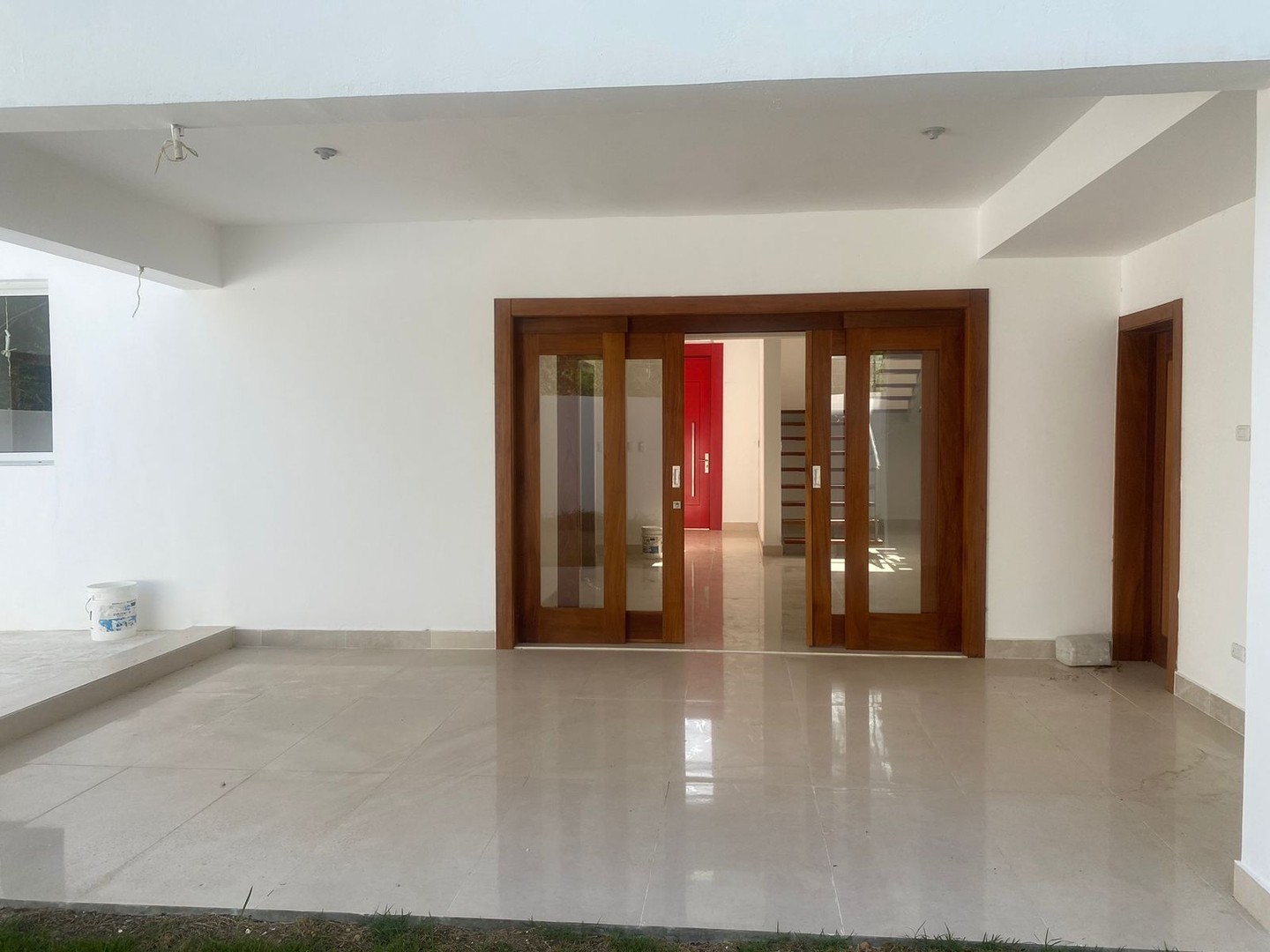 casas - Confortable Residencia de 2 Niveles en Proyecto Cerrado, Llanos de Gurabo 3