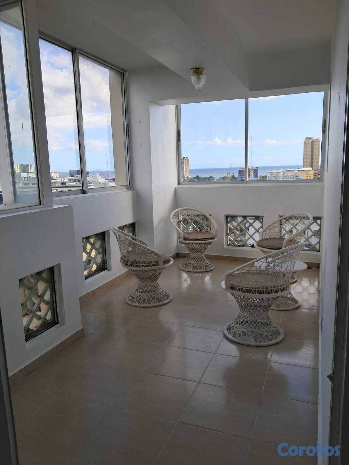 apartamentos - Alquilo apto. con  vista al mar y terraza  10