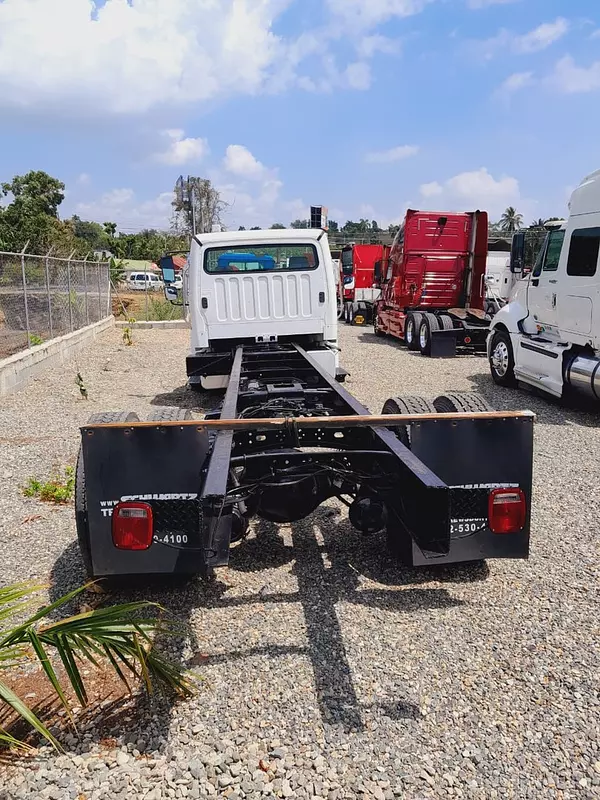 camiones y vehiculos pesados - FREIGHTLINER M2 año 2007 8