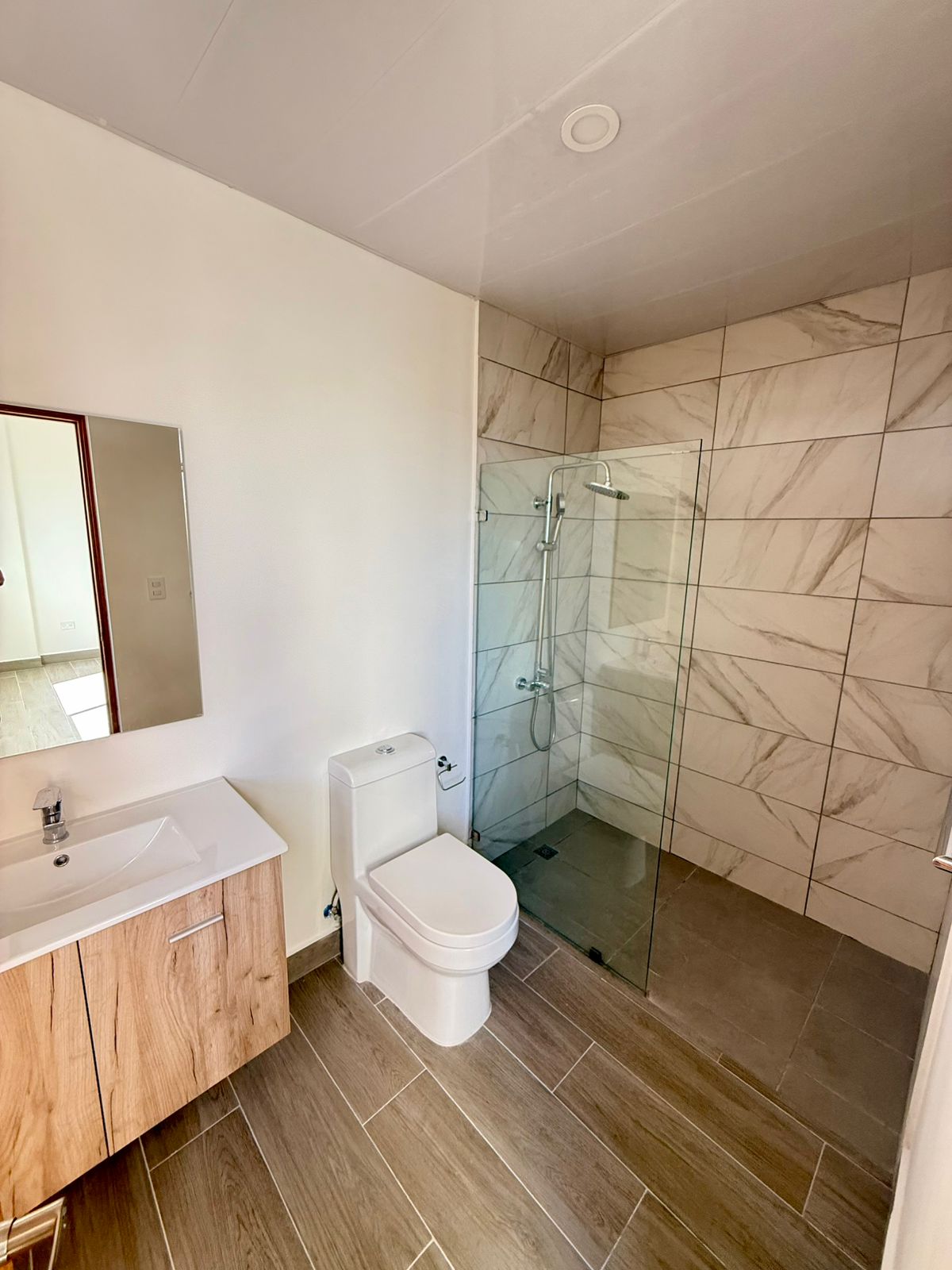 apartamentos - Apto con hermosa vista panorámica, justo encima de la Plaza Comercial Paseo 27 9