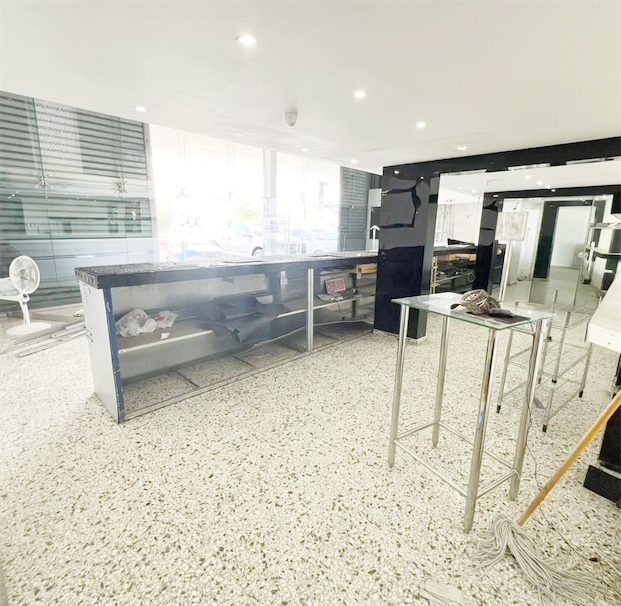 oficinas y locales comerciales - Local comercial amplio y céntrico  1