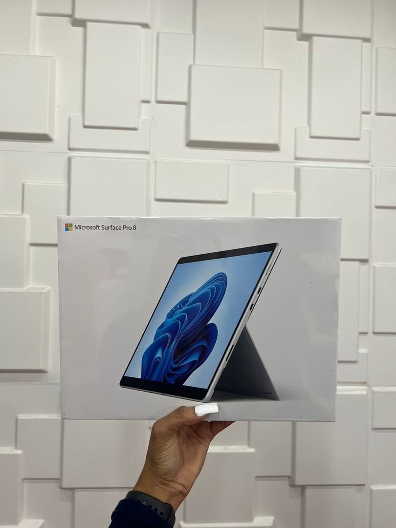 celulares y tabletas - Microsoft Surface Pro 8 Sellada con Teclado  0