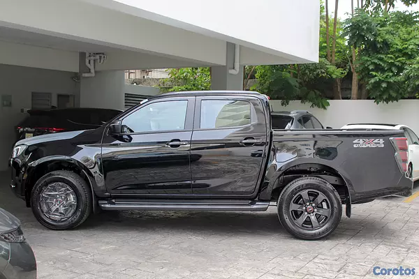 jeepetas y camionetas - Isuzu Dmax Full 2027 7