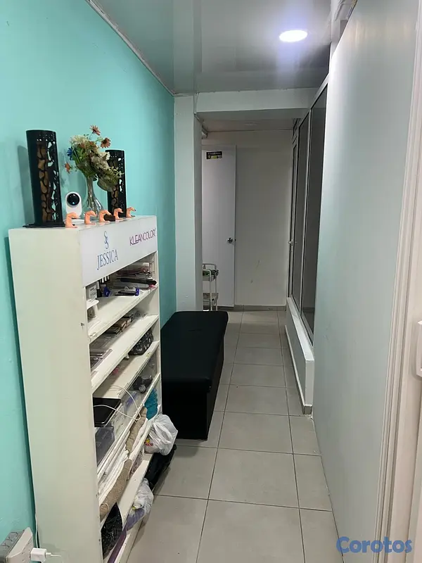 oficinas y locales comerciales - Se alquila estetica o spa amueblada 5