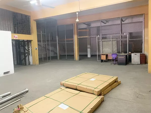oficinas y locales comerciales - Local amplio y céntrico  10